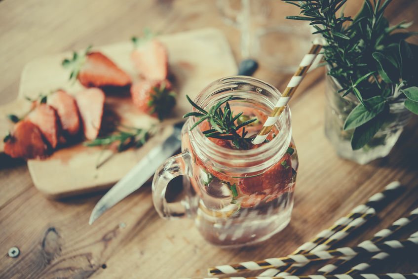 szívószálas bögre