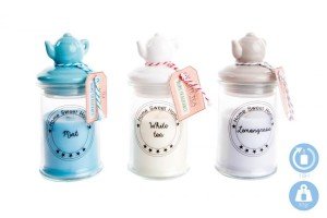 parfümösgyertya üveg gyertyatartóban